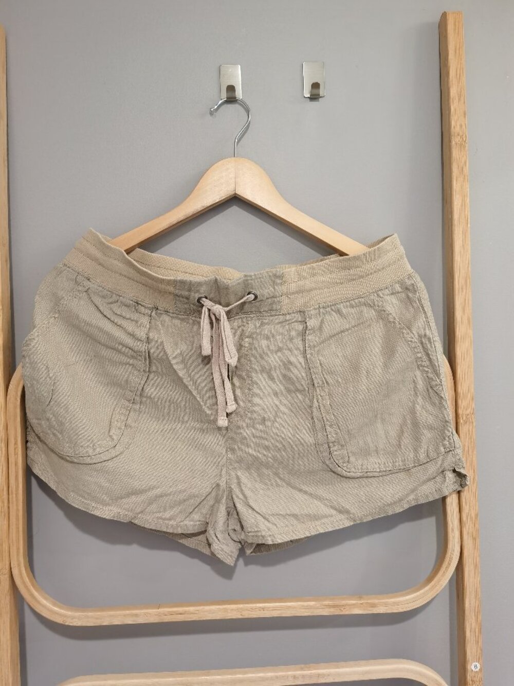 Garage Beige Cotton Drawstring Shorts | Size M